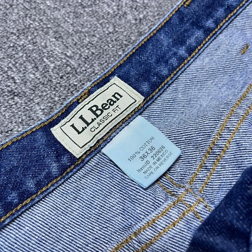 L.L. Bean Classic Fit Jeans 36x36 Blue Straight Leg Denim Pants Medium Wash